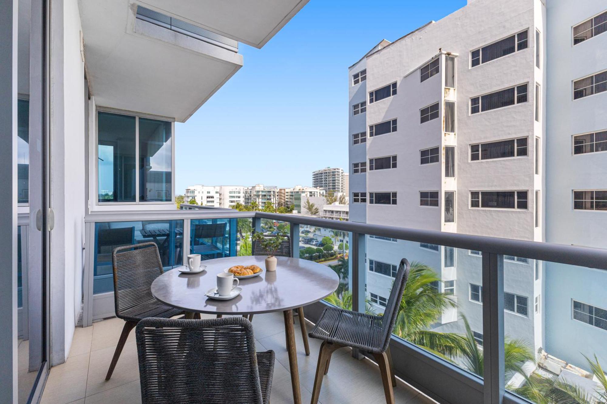 Classic One-Bedroom Apartment with King Bed