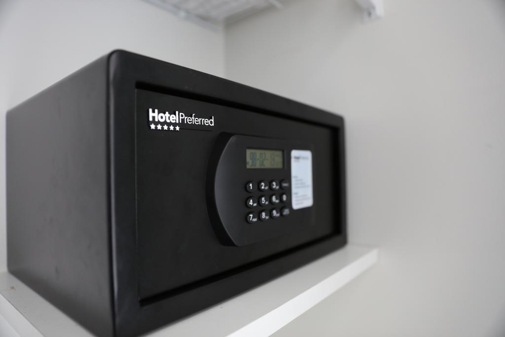 One-Bedroom Apartment with Partial Sea View,724644991:JPEG