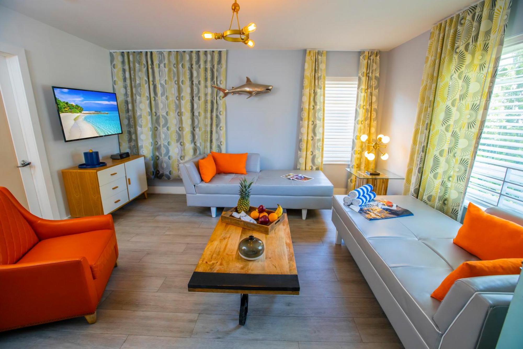 One Bedroom Queen Suite