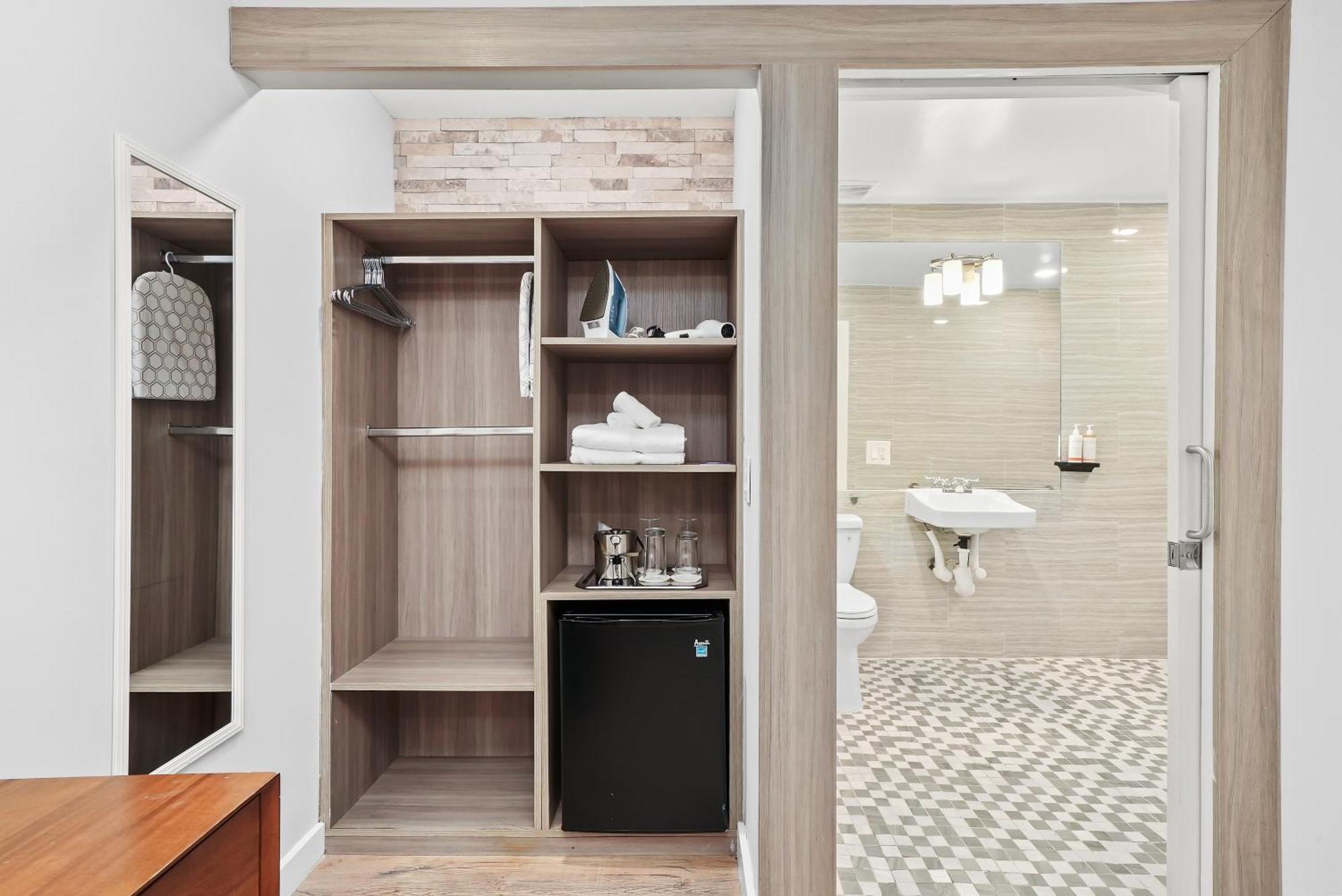 Accessible Standard Queen Room