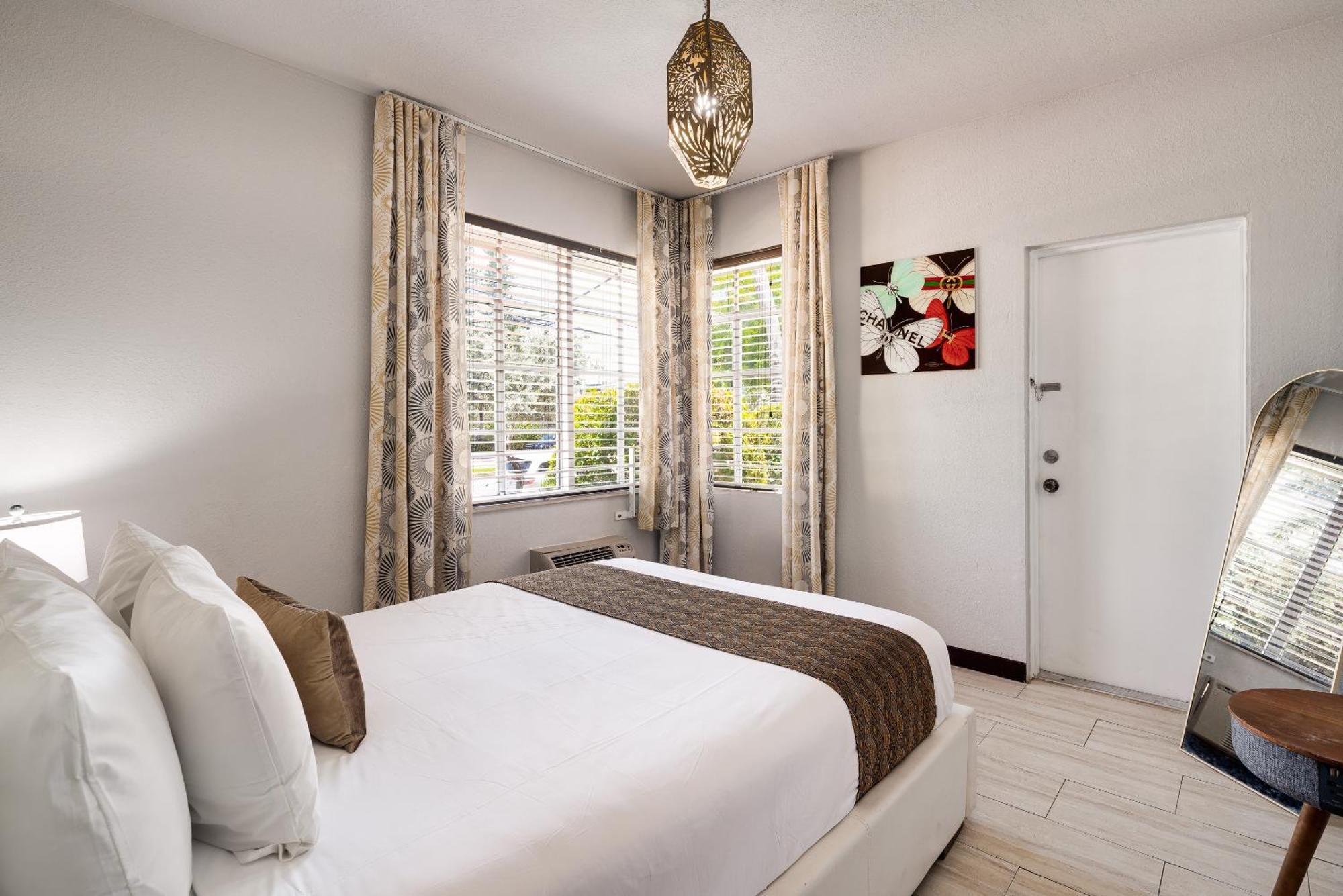 One-Bedroom Queen Suite,1698907212:JPEG