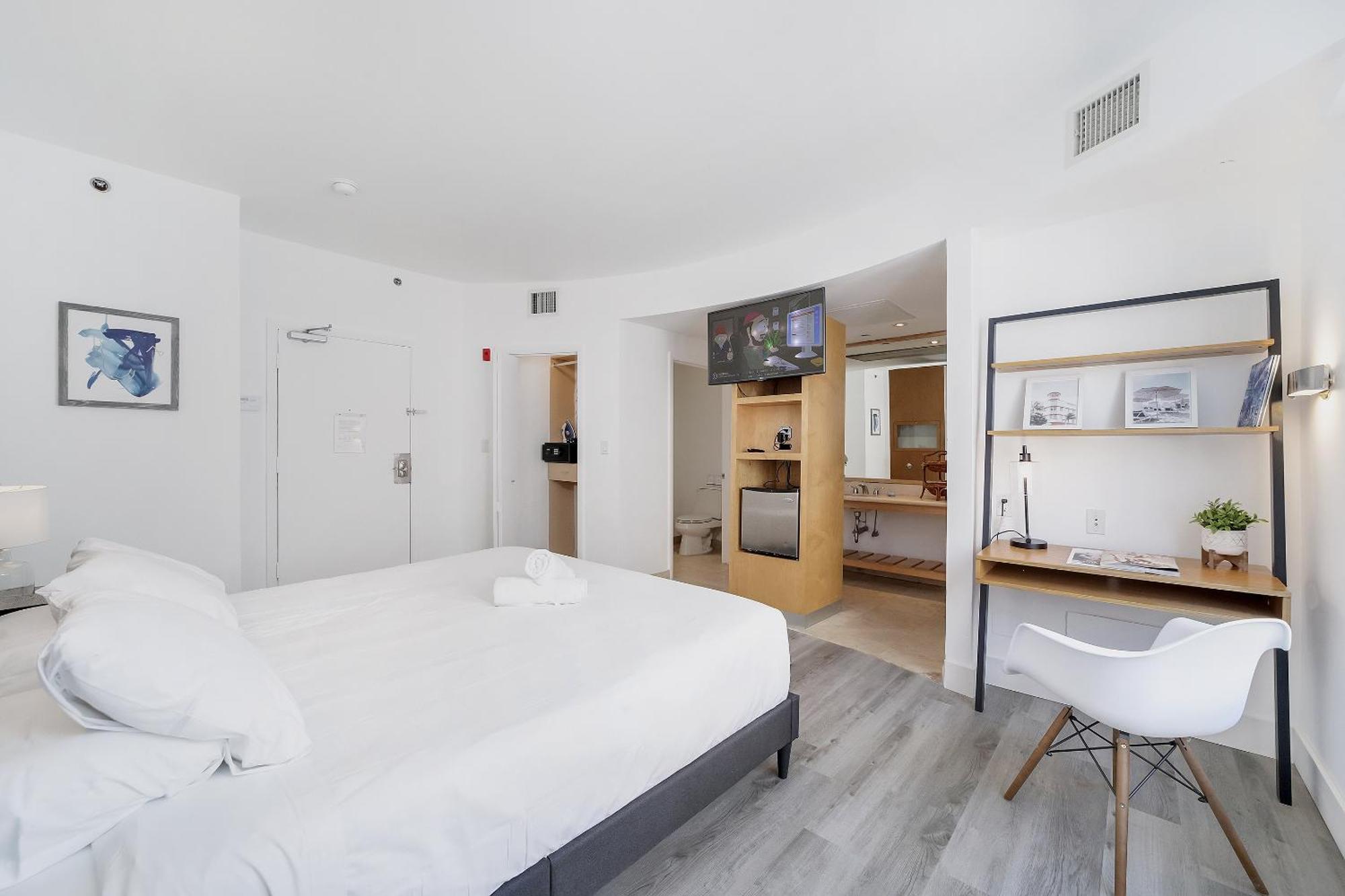 Superior King Room (Self-Check-in)