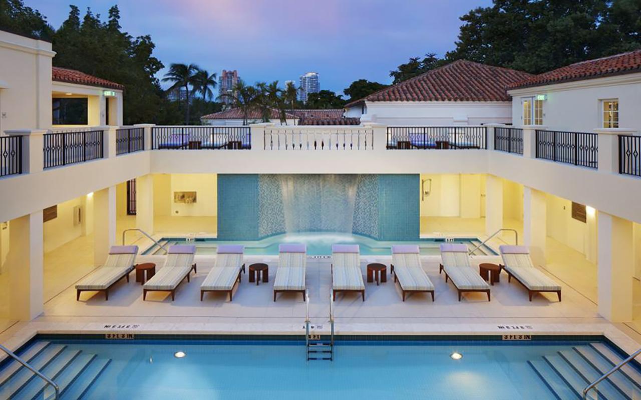 Three-Bedroom Apartment Ocean View