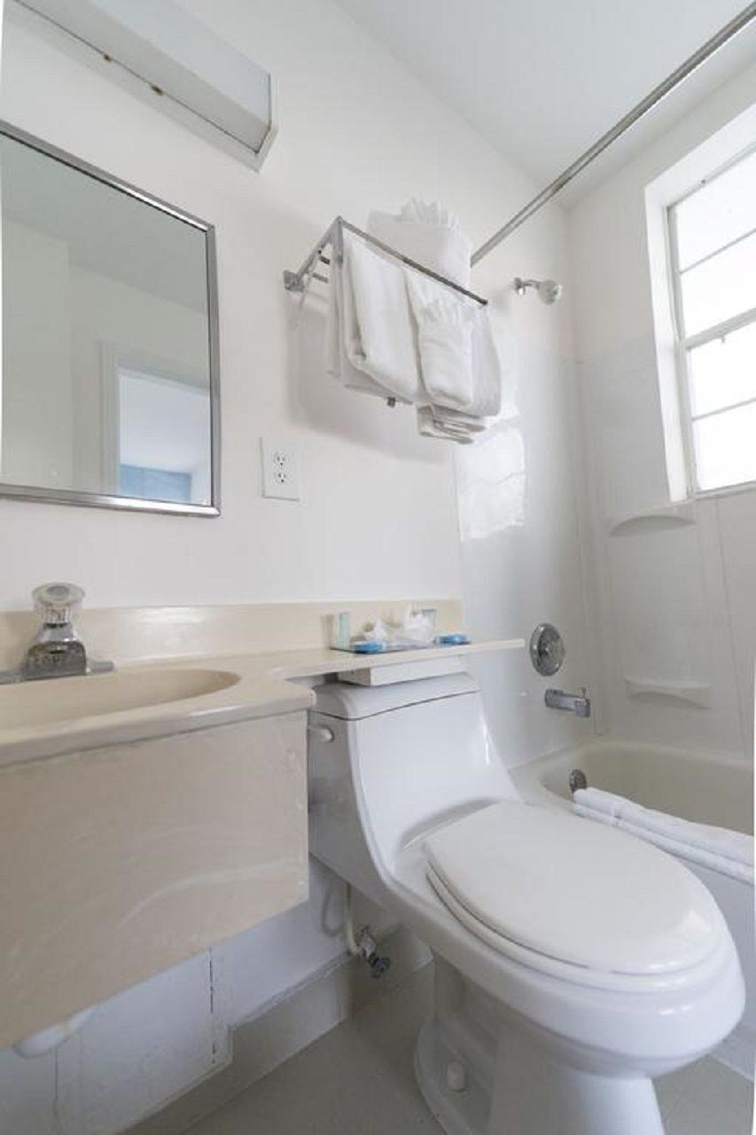 Quarto Duplo com 2 Camas de Casal