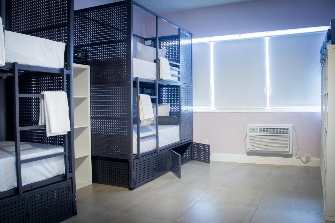 Lit dans Dortoir pour Femmes de 6 Lits