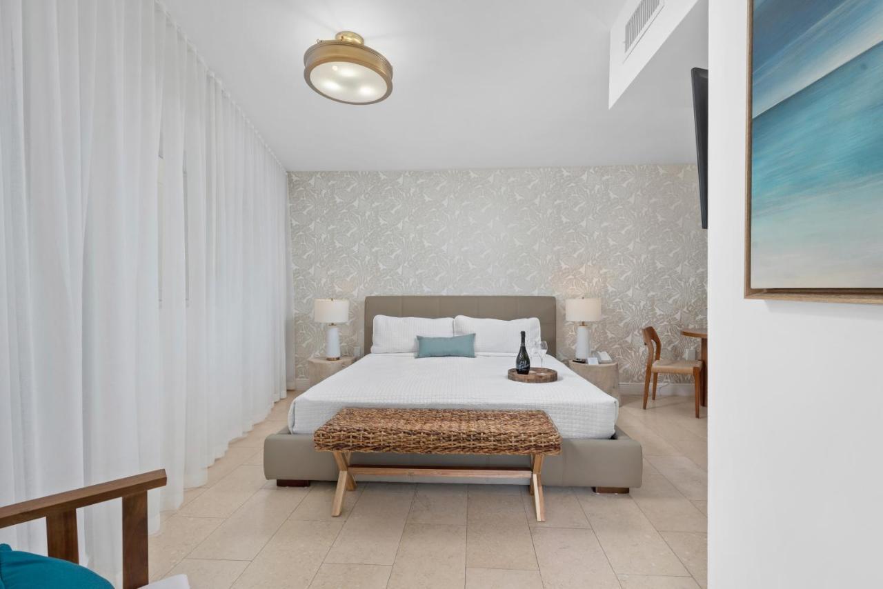 Studio King Bed Apartment with Balcony