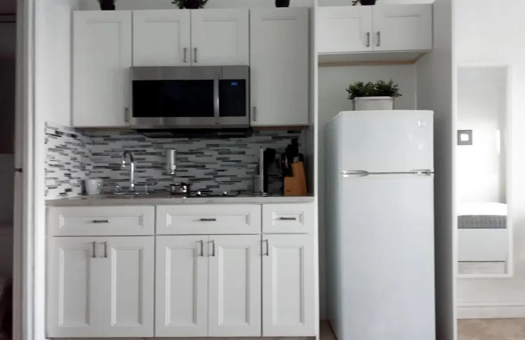 Miami Beach Suncoast Apartment III-1