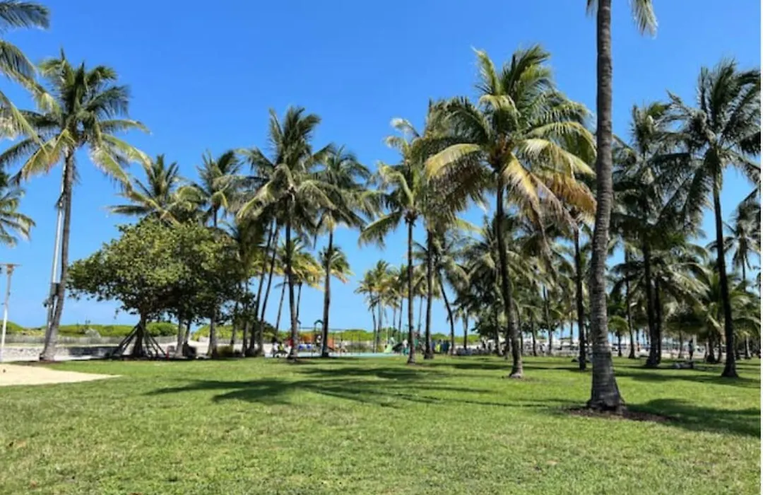 The Carlyle Oceanfront Luxe Condo Miami Beach-1