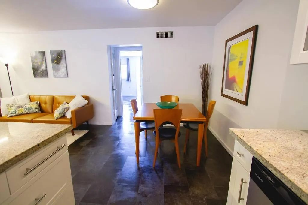 Queen 1Bd+Balcony 5 Min From Ocean Dr Free Parking-1