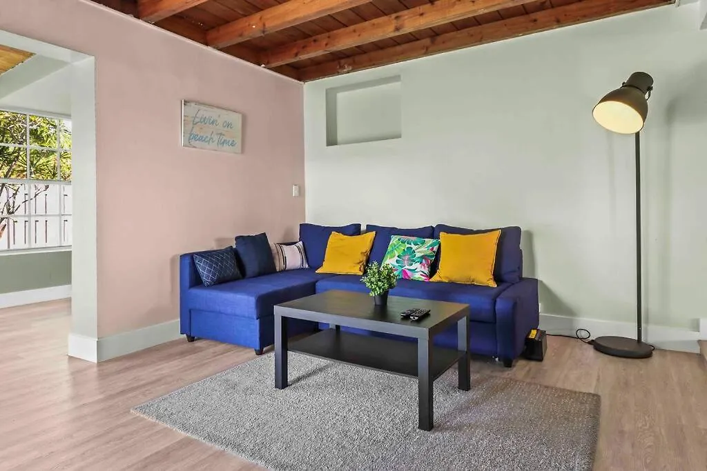 Treasure Island - Modern Miami House 3 Bedroom & 2 Bathroom-1