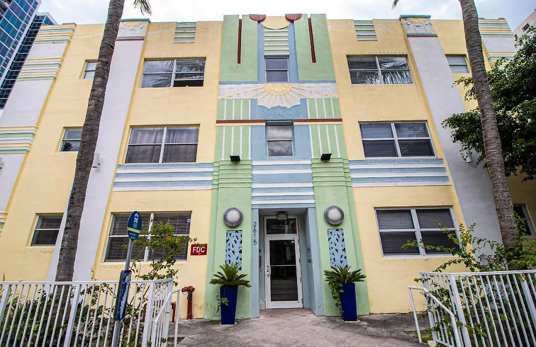 Apartment By The Ocean In Sobe-1