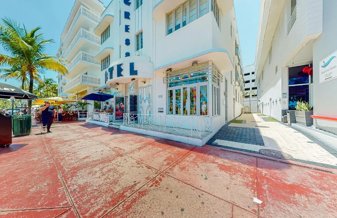 Ocean Drive Oasis, B207-1