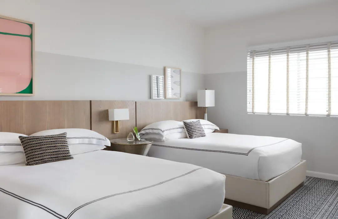 Kimpton Surfcomber Hotel By Ihg-1