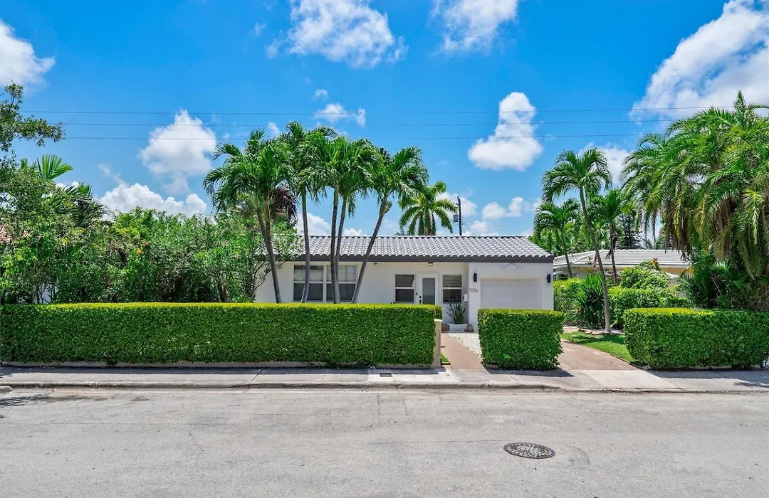 Perfect Beach Home For A Family Getaway Wpool!-1
