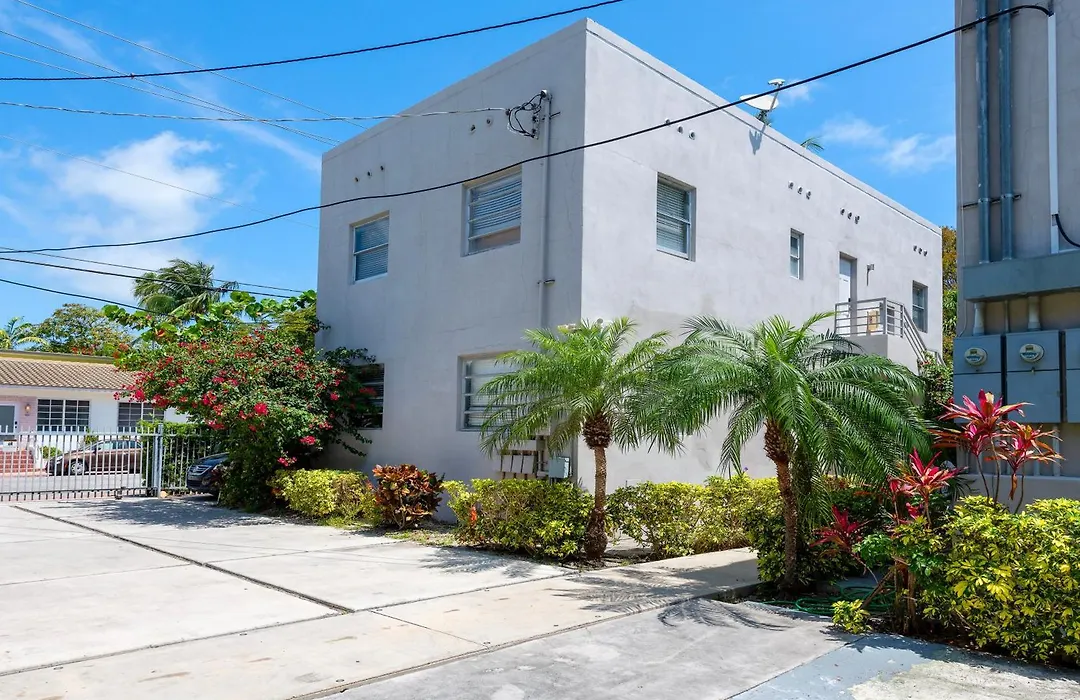Sunny Days Apartments-1