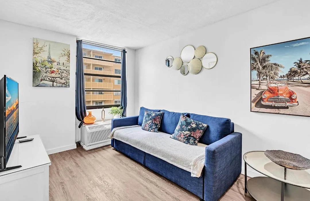1 Bedroom In The Best Location In South Beach !-1