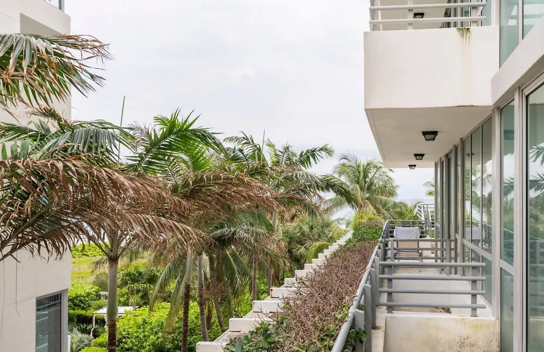 Beachfront Bentley Hotel One Bedroom Suite With Balcony And Beach Access-1