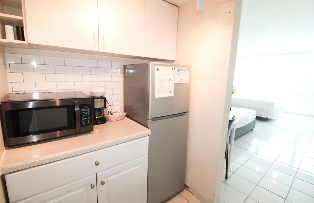 Castle 1733 Ocean View Studio With Direct Beach Access, Pool, Tennis & Free Parking-1