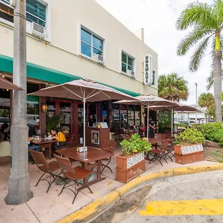 Norman'S Hotel And Dining-3