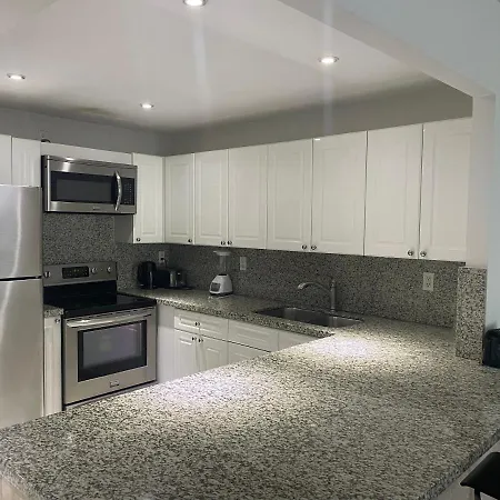 Large 1 Bedroom Apartment At Roney Palace Sleep 8-2