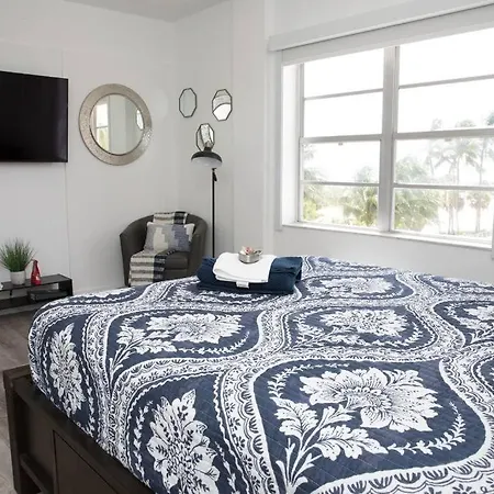 Chic Ocean Retreat-3
