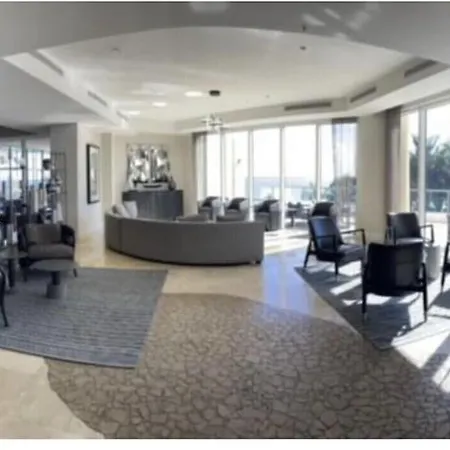 Beautiful 1 Bedroom Condo On The Beach-2