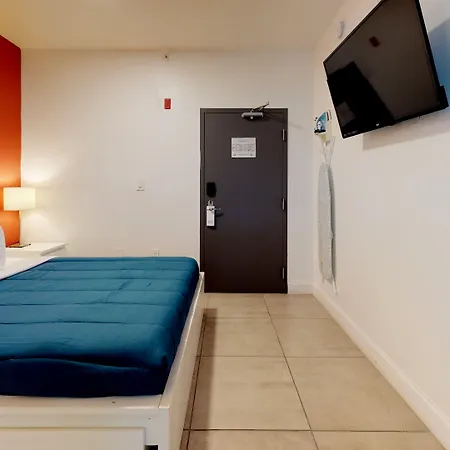 Miami Beach International Hostel-3