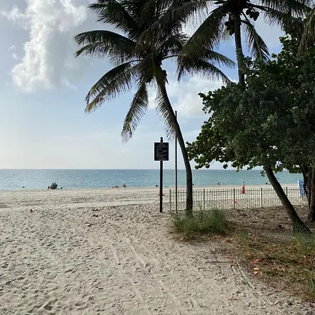 Beachfront Condo In Miami!-3