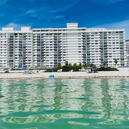 Pavilion Beach, Xl Balcony Suites-2