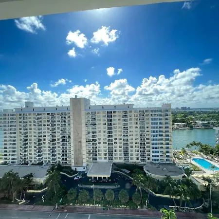 Pavilion Beach, Xl Balcony Suites-3