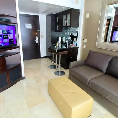 Boutique Suites 3 Min Walk To Beach-2