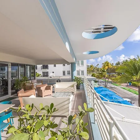 Boutique Suite With Huge Terrace And Rooftop Pool-3