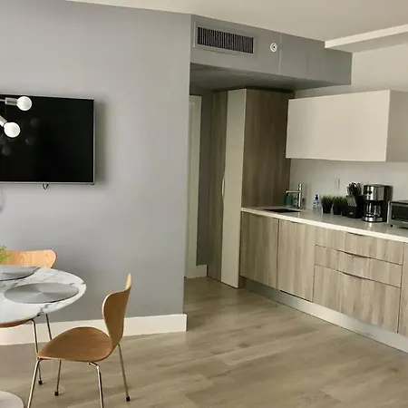 Modern Chic Apt In South Beach With Pool-3