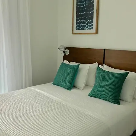 Modern Chic Apt In South Beach With Pool-2