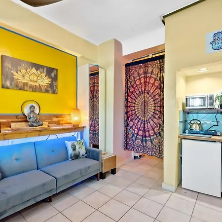 Mantell Plaza Apartments-3