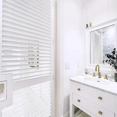 5255 Collins Ave-3