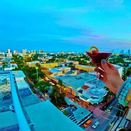 2Bedroom 2Bath Loft Exclusive Rooftop&Jacuzzi,1Block From Beach-3
