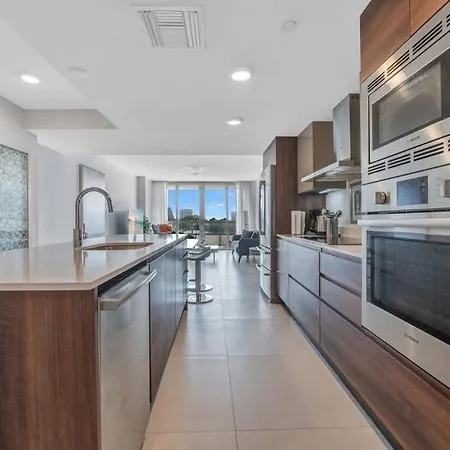 Stunning 2Br/2Ba In Bay Harbour With Rooftop Pool-3