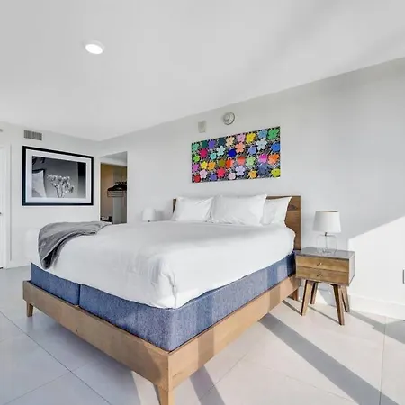 Stunning 2Br/2Ba In Bay Harbour With Rooftop Pool-2