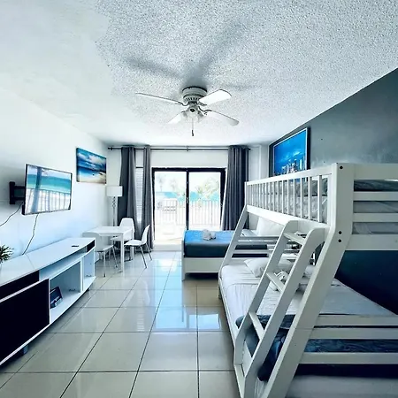 New Amazing Balcony Views Ocean Front Studio 403-2