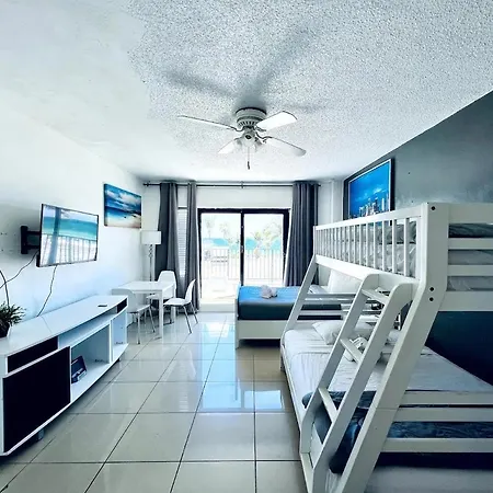 New Amazing Balcony Views Ocean Front Studio 403-3