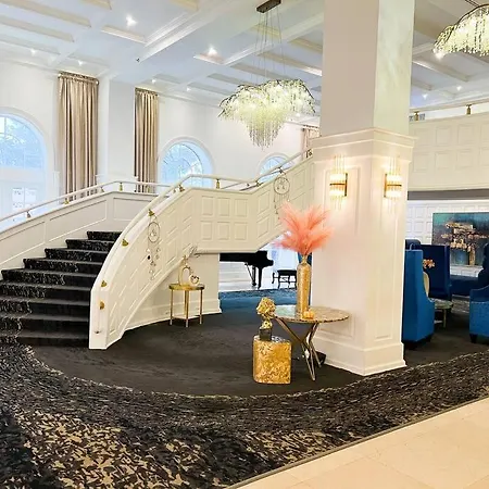 3 Bedroom Apt Ocean-Front Resort The Alexander-3