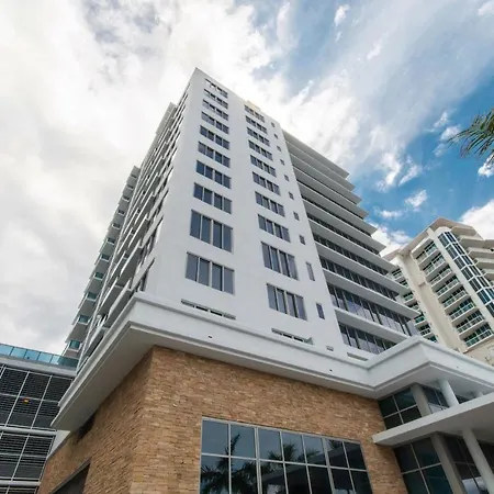 Monte Carlo Suites In Miami Beach-3