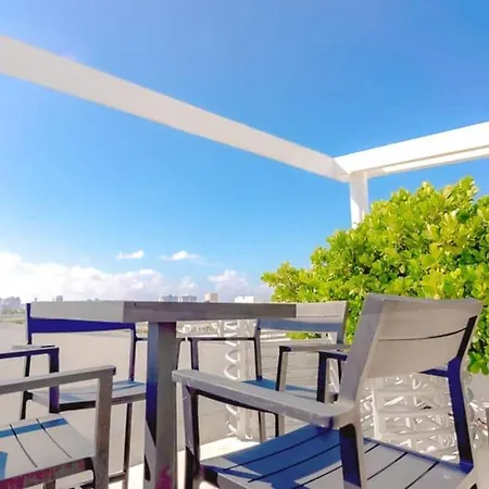 Oceanview Ph With Private Rooftop & Outdoor Tub-3