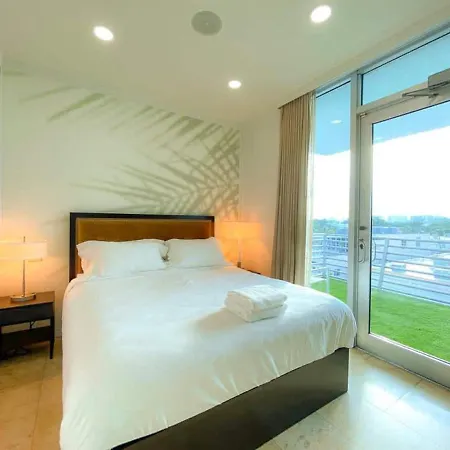 Oceanview Ph With Private Rooftop & Outdoor Tub-2