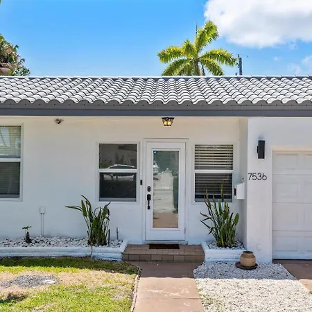 Perfect Beach Home For A Family Getaway Wpool!-3
