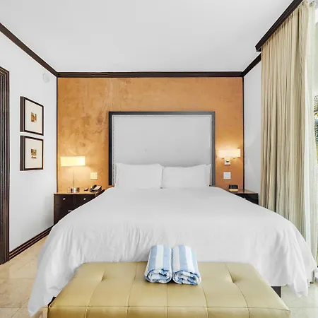 Suites Ocean Drive Hotel-3