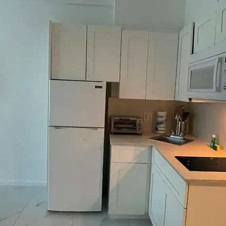 Great Studio Bay View And Parcial Ocean View!!!-3
