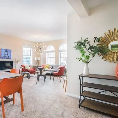 2 Bedroom 2 Bath Apartment On 7 Th Collins Ave-2