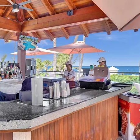 8 Floor Miami Beach With Beach Service-3